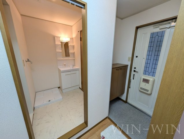 ユトリロ西幸 Aの玄関