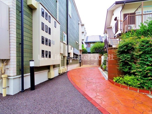 ヴィラパーチ小平のエントランス