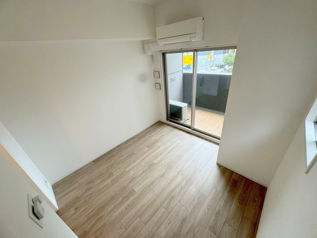 エスリード新北野アーデルの洋室