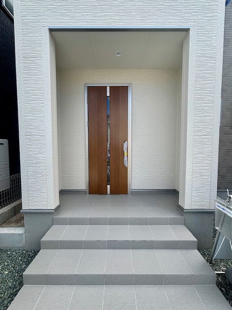 大牟田市歴木　1号棟の玄関