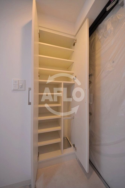 アーデンタワー本町イーストの玄関|アーデンタワー本町イースト　下駄箱