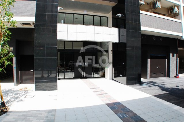 アーデンタワー本町イーストのエントランス|アーデンタワー本町イースト　エントランスアプローチ