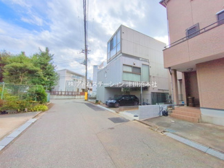 【前面道路含む現地写真】