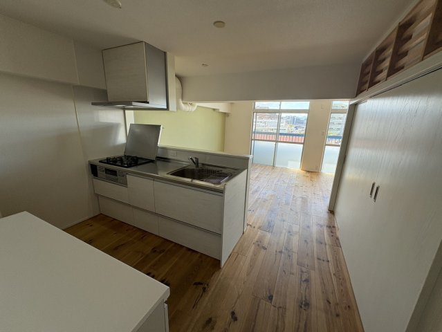 ニュー千早団地二棟の居間・リビング|こちらの居間で趣味の時間をお楽しみください