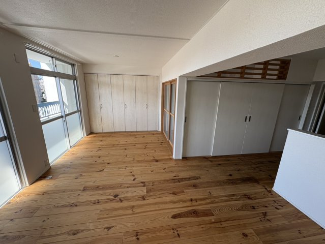 ニュー千早団地二棟の居間・リビング|ゆったりとしたリビングです