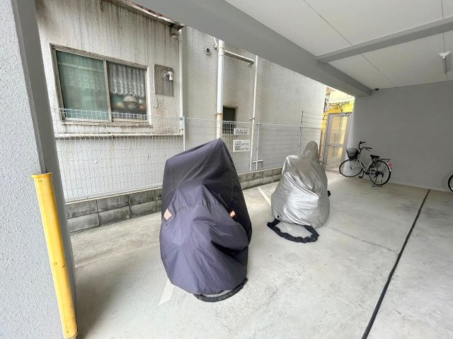 factory-Nの駐車場