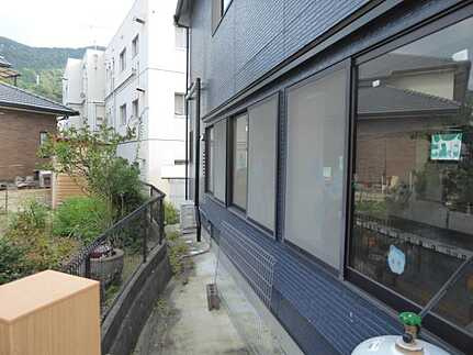東区上温品1丁目の庭