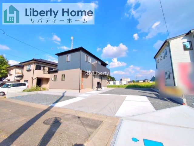 古河市上辺見2区画　新築戸建　1号棟の前面道路含む現地写真