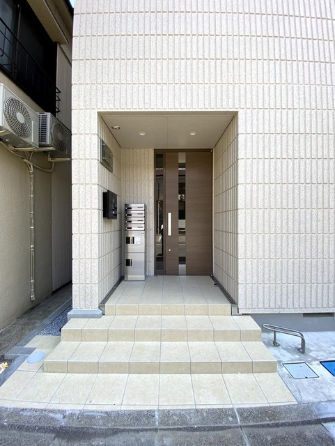 ブレント新町のエントランス