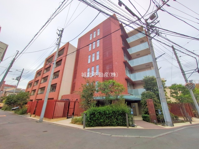 イニシア中野の外観