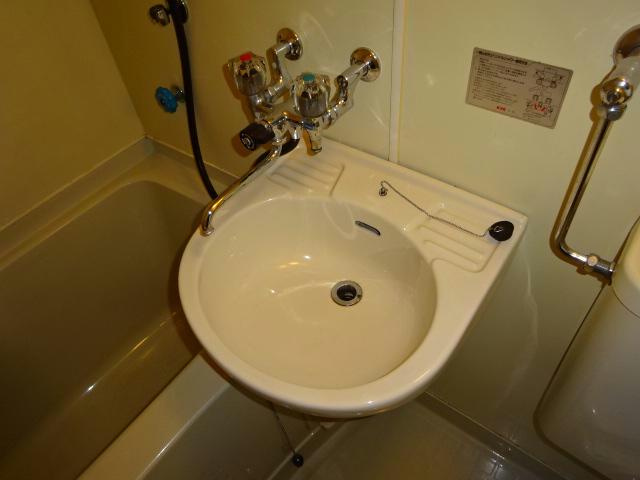 クローバーズマンションブリッジ24の洗面所