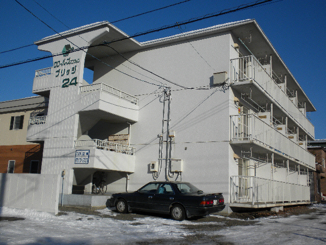 クローバーズマンションブリッジ24の外観