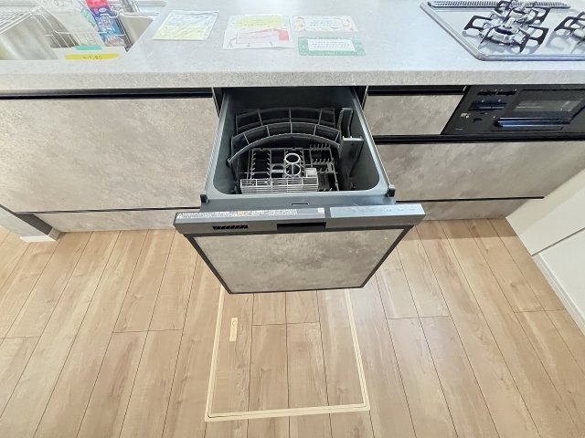 【キッチン】 | 福岡市博多区浦田2丁目1期　1号棟（全1棟）【仲介手数料無料・0円】 | 施工例。施工例は完成時と異なる場合があります。