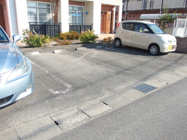 パルク・アンソレイエＡの駐車場