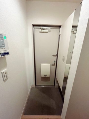 【玄関】 | ラ･ルーチェ | 鏡付きシューズボックス