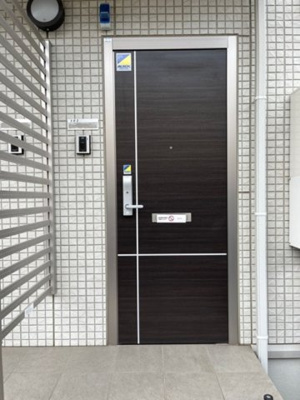 【玄関】 | ラ･ルーチェ | 玄関前