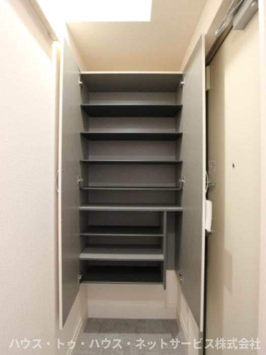 レガーメの玄関