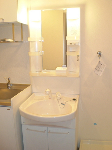 エメラルドハイツ永福の洗面所|独立洗面化粧台