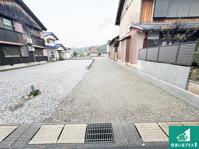 近江八幡市安土町下豊浦　第1期　新築一戸建ての外観|周辺は落ち着いた街並みの住宅地！子育てがしやすい住環境です！まだ未完成ですが、現地でしかわからない事もございます。是非一度ご覧ください。