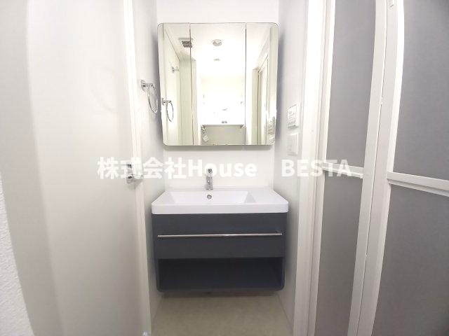 セレニテ兵庫エクラの独立洗面台