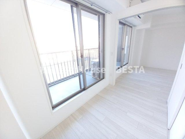 セレニテ兵庫エクラの洋室