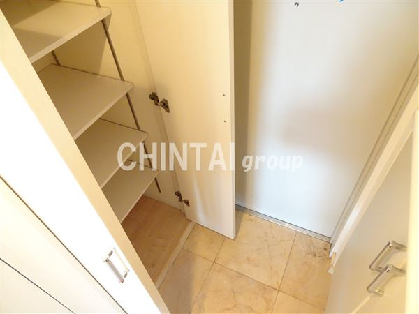 グランド・ガーラ代田橋の玄関