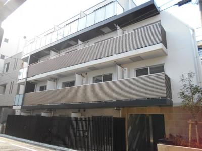 【外観】 | エスタジオ荻窪 | 鉄筋コンクリート造のがっちりとした建物。