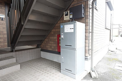 【エントランス】 | ディアクレスト Ｂ | エントランス（宅配ボックス付き）