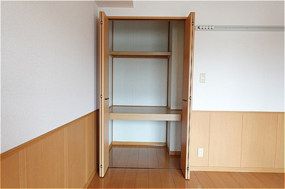 【洋室】 | ディアクレスト Ｂ | 南洋室・収納