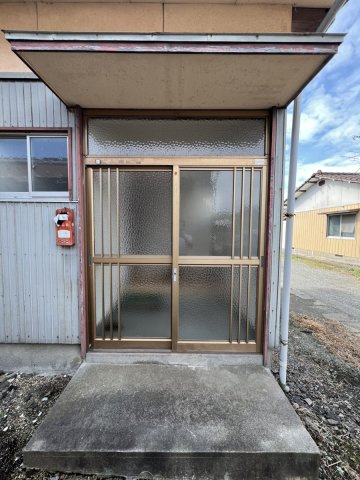 高下東町貸家（５棟）の玄関