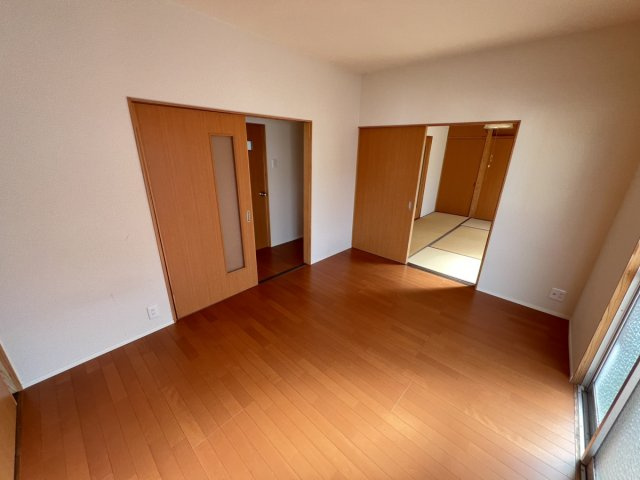 高下東町貸家（５棟）の洋室