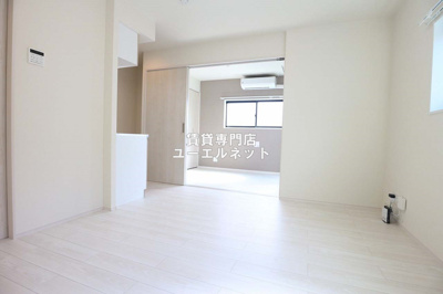 【居間・リビング】 | ハーモニーテラス末広町 | ゆったりとくつろげる、落ち着きのある居室空間です