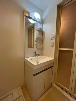 【洗面所】 | グランドライフ久留米 | 退去前の為、階数違いの部屋になります。