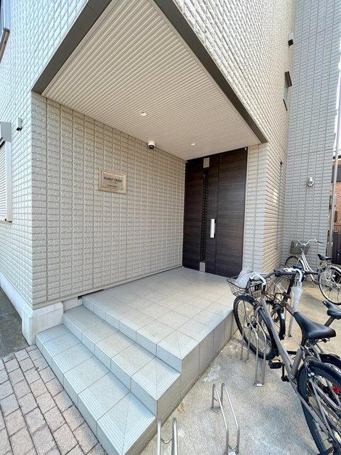 サニークレストのエントランス|★オートロック完備★