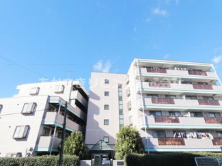 【外観】 | 存在感のある駅徒歩圏内マンション♪
