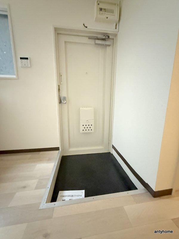 メゾンロータリー　仲介手数料無料の玄関