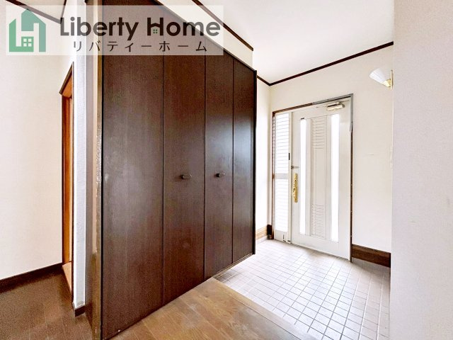 水戸市元吉田町　中古戸建の玄関