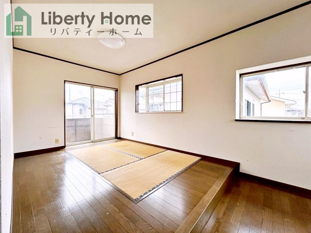 水戸市元吉田町　中古戸建の居間・リビング