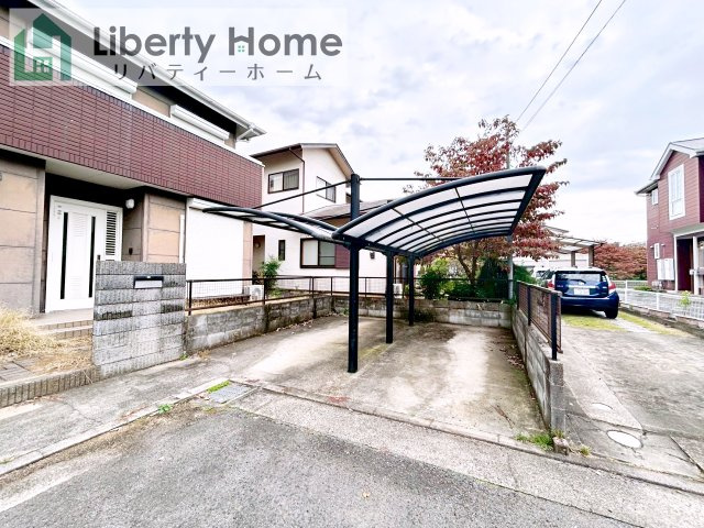 水戸市元吉田町　中古戸建の駐車場