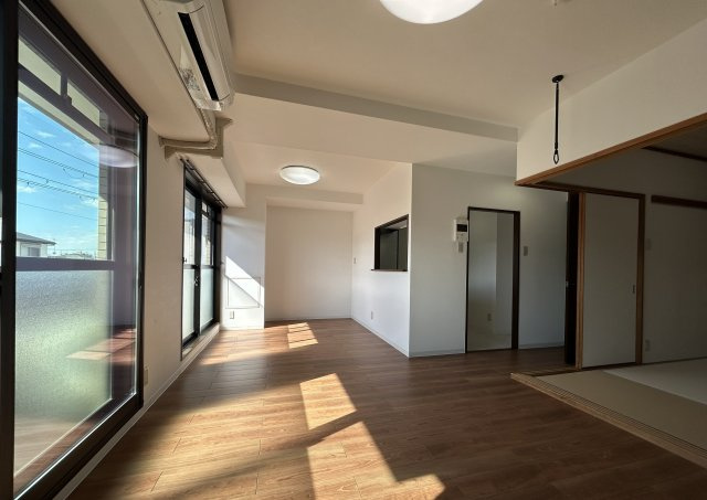 リーガル堺の居間・リビング|LDK・和室