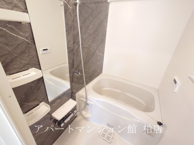 キーファー・リーフの浴室|同施工会社、同型タイプです