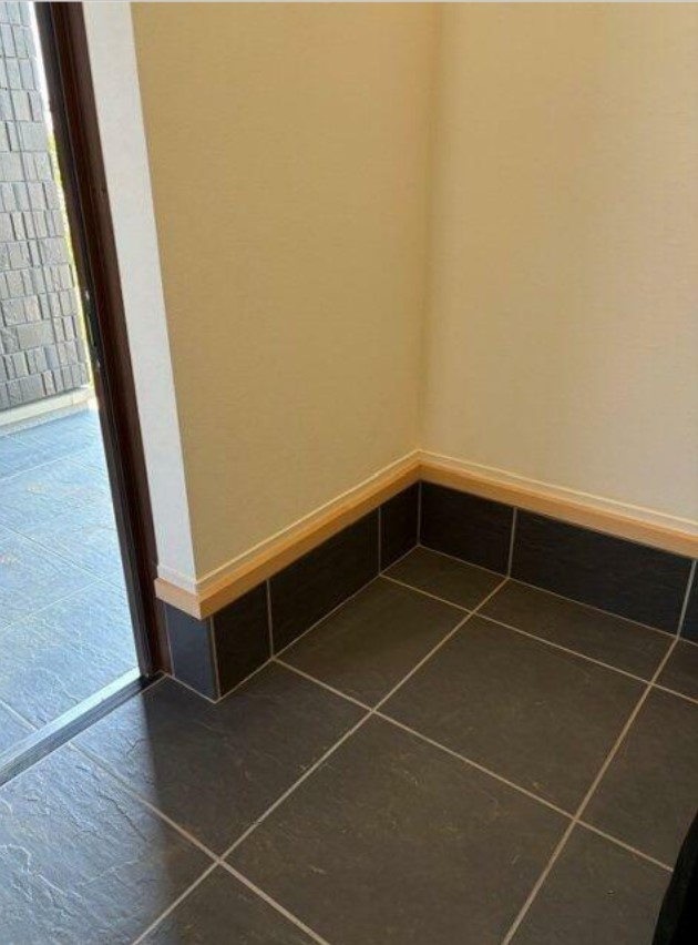 小張戸建の玄関