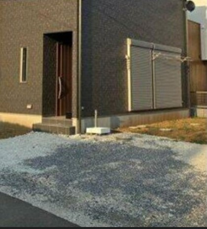 小張戸建の駐車場