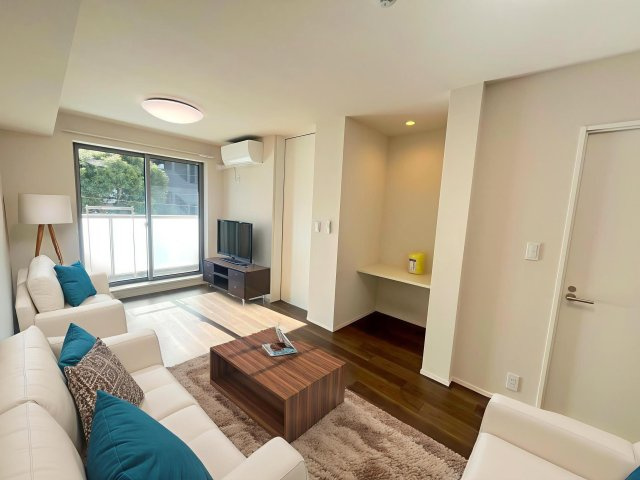 コモンテラス・サウスの居間・リビング|★南向き・12.7帖のリビング★※家具はイメージです。