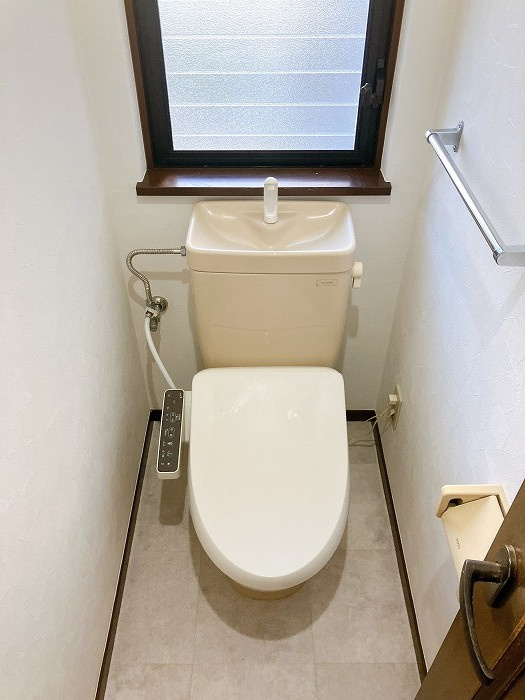 リフォーム中古戸建　大垣市笠木町　平成9年築のトイレ