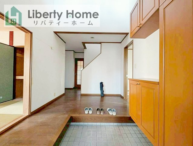 ひたちなか市市毛　中古戸建の玄関