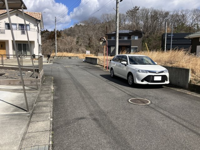 関本町関本上土地の前面道路含む現地写真