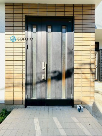 川越市大字寺尾　3LDK　中古戸建ての玄関|令和7年11月4日撮影。