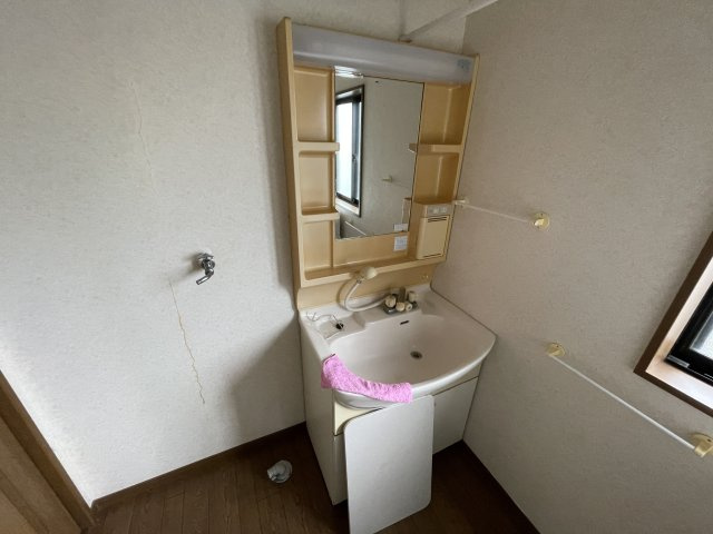 山武市井之内11-14　中古売戸建ての独立洗面台