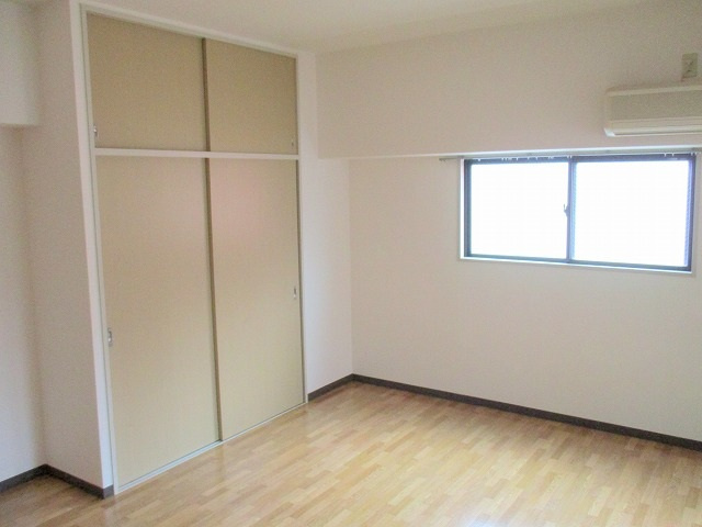 第22やたがいビルの居間・リビング